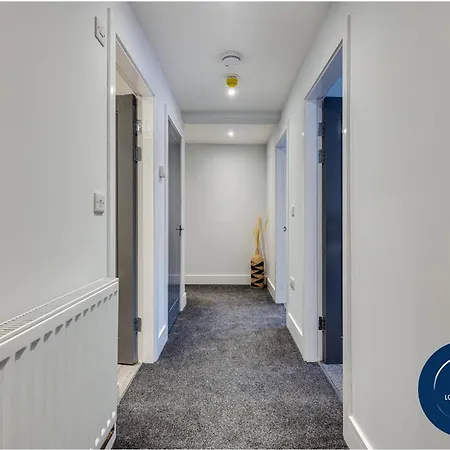 Raglan 3 - With Free Parking Appartement Scarborough