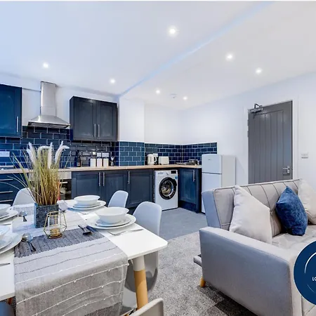 Raglan 3 - With Free Parking Апартаменты *